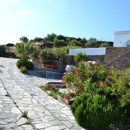 Ioanna Tinos Country house *