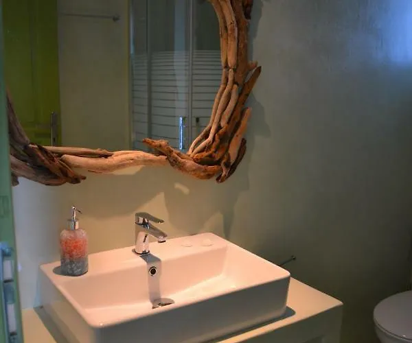 Ioanna Tinos Κιόνια