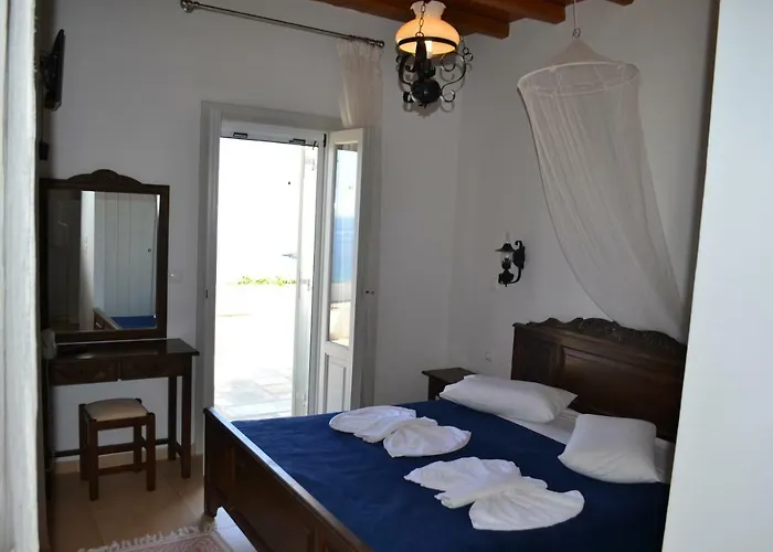 Ioanna Tinos Kır Evi Kionia